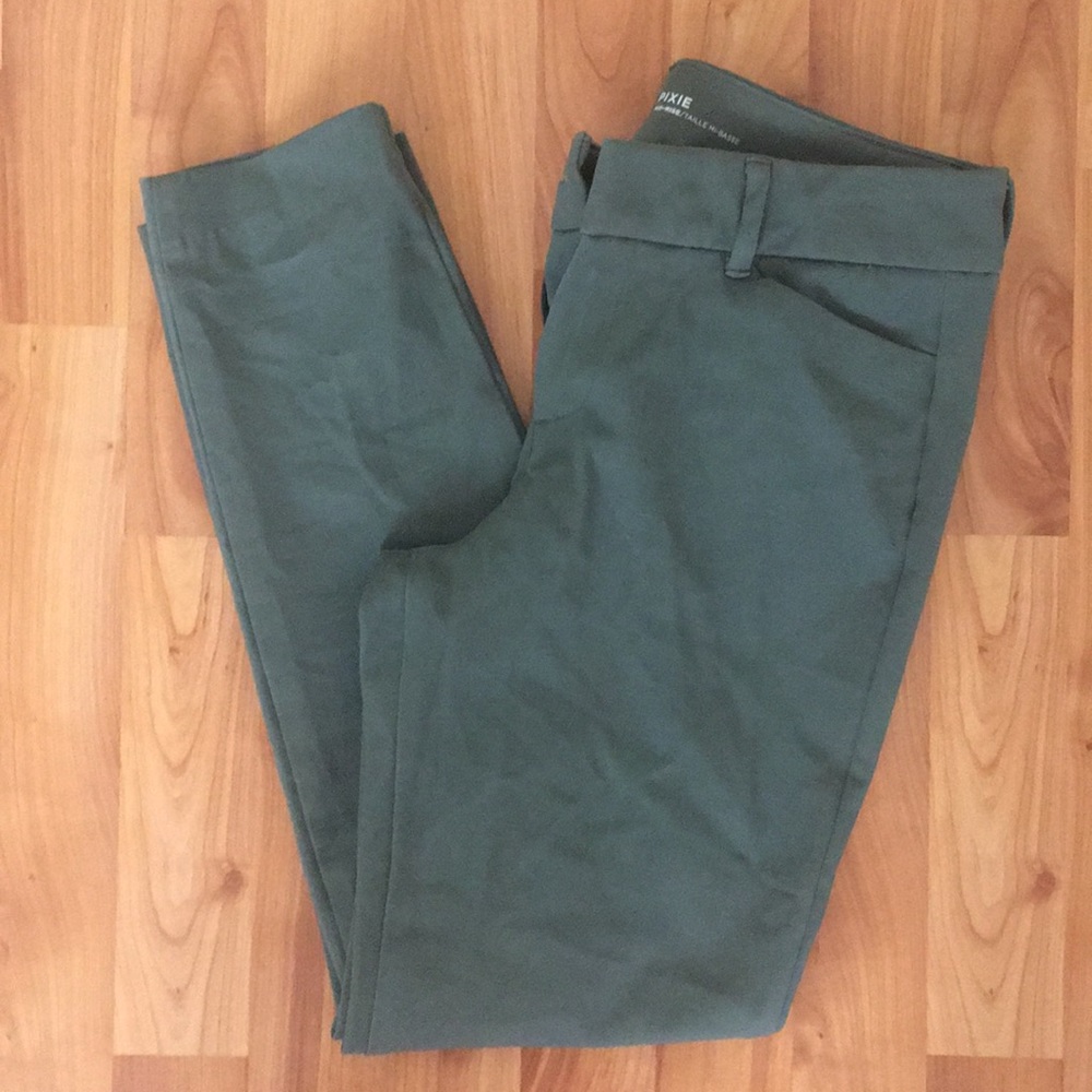 Old navy mid rise pixie